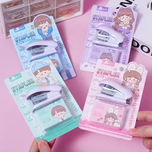 Süßes Cartoon Mini Tacker Set mit Klammern, tragbare Macaron Farbe Büroklammer für Schüler und Büro.