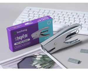 Handlicher Metall-Heftapparat mit Verpackungsbox und Klammern für effizientes Büro.