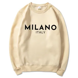 Beige Fleece-Sweatshirt mit Rundhalsausschnitt und Milano Italien Print für Alltag.