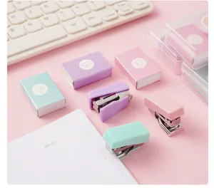 Macaron Farben Mini Tacker Schreibwaren Set mit Heftklammern Schachtel für Büro und Schule.