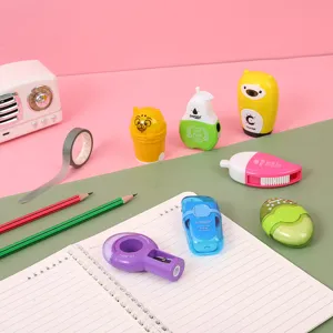 Süßer 2-in-1 Spitzer und Radierer Set, kreative bunte Cartoon Schüler Schreibwaren für Schule.