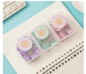 Macaron farbige Binder Clips Set in transparenten Boxen mit niedlichen Bären Aufkleber Details.