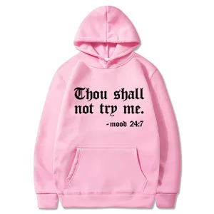 Sweat à capuche rose confortable avec impression de texte gothique, pull à manches longues.