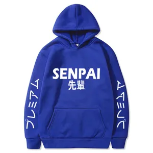 Vue detaillee du sweat a capuche bleu de style japonais SENPAI avec impression texte.