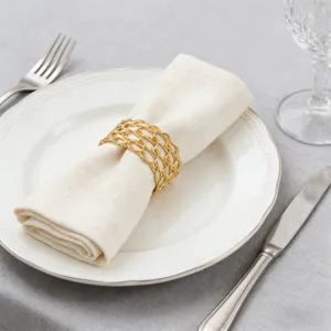 Elegante Anello Portatovagliolo in Ferro Trama Intrecciata Galvanico Oro Metallo Design Intagliato per Hotel Ristorante Tavolo Decor
