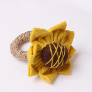 Anello portatovagliolo girasole autunnale in tessuto floreale decorazione tavola cena