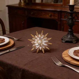 Rond de serviette tournesol en cristal doré, décoration de table élégante pour hôtel.