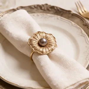 Lussuosi Portatovaglioli a Fiore in Lega di Zinco Oro Galvanico Portatovaglioli Con Decorazione con Perle Artificiale per Hotel Ristorante Tavolo da Pranzo Decor