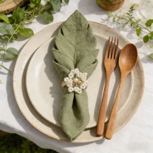 Luxury gold pearl napkin ring elegant floral table decor for wedding dinner party dining table.