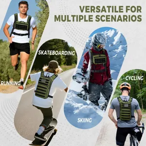 Détail de sac de poitrine tactique pour sports de plein air polyvalents avec système MOLLE.