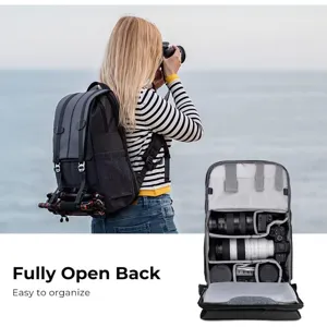 Detailansicht des Fotorucksacks mit vollständig öffnender Rückseite und Fächern.