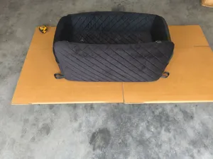 Lit de voiture pour chien matelassé noir coussin de voyage rehausseur transportable