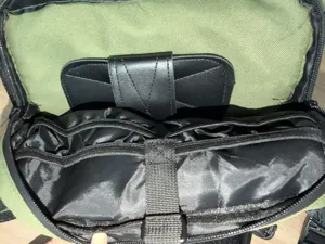 Taktische Brusttasche Innenraum Detail Multi-Tasche Aufbewahrung langlebiger Rucksack