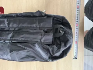 Schwarzer Yogamatten Rucksack Aufbewahrungstasche Detailansicht, tragbare Sport Fitness Tasche.