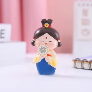 Mignonne figurine de dame de la dynastie Tang, décoration de bureau en résine exquise.