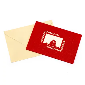 Squisito biglietto d'auguri 3D rosso con busta beige per un regalo molto romantico
