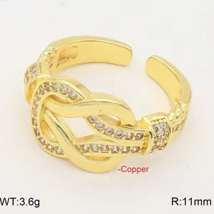 Exquisite vergulde koperen open ring met geometrisch ontwerp en schitterende zirkonia.