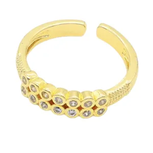 Vergulde open ring met dubbele rij zirkonia en gestructureerde zijkanten damesmode sieraden