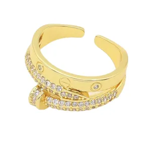 Anello con chiodo in cristallo dorato aperto regolabile stile moda lusso gioiello donna 1pz