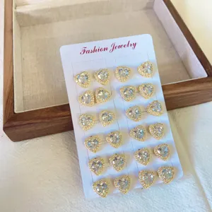 Orecchini a Perno Cuore Zircone Placcato Oro 18K Set Gioiello Elegante per Donna