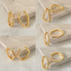 Eleganti orecchini a cerchio geometrici in zircone placcati in oro design chic moda