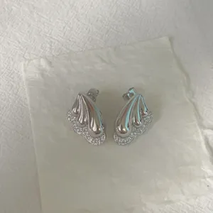 Muschel Zirkon Ohrringe Elegant Modisch Silberfarbe Zirkonia Detailansicht Ohrschmuck
