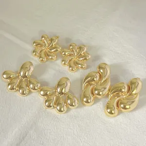 Orecchini a Bottone in Metallo Esagerato a Forma di Petalo per Donna Moda Creativa Oro Gioielli per Feste e Banchetti