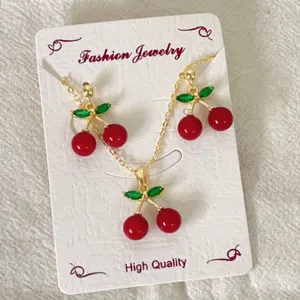 Süßes Kirschen Halskette und Ohrringe Schmuckset, niedliches Mode Design für Damen.