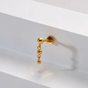 Goldener Titan Labret Piercing Stecker mit einem schönen Perlen Anhänger für Ohr.