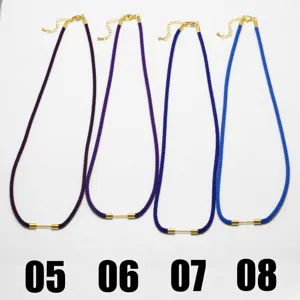 Cordon de collar DIY tejido a mano de colores con tubos de metal dorado y accesorios.