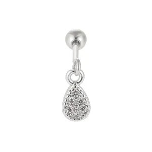 Gedetailleerd aanzicht van de mini druppel zirkonia kraakbeen piercing oorknop in zilver.