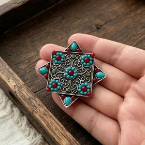 Broche étoile octogonale ethnique rétro avec pierres turquoise rouges vintage manteau