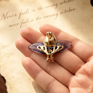 Vintage transparent cicada wing insect brooch retro gold metal bee pin for women coat accessory
