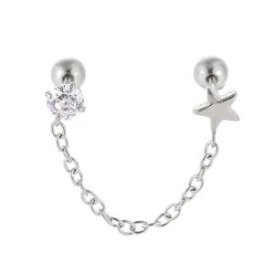 Vue detaillee de boucles d'oreilles cartilage chaine en acier inoxydable avec zircon.
