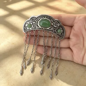 Barrette à cheveux pompon style chinois vintage avec jade et nuages sculptés pour femmes.