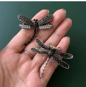 Vintage Rhinestone Dragonfly Brooch Retro Enamel Insect Pin Sweater Coat Scarf Accessory