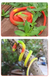 Dettaglio macro di serpente in gomma flessibile con trama a scaglie realistica su un ramo