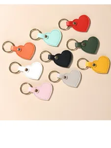 Llaveros de cuero en forma de corazón en varios colores para bolsos y accesorios