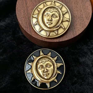 Vintage Sun Moon Face Relief Brooch Retro Metal Creative Badge Pin For Coat Suit Bag Artistic Distressed Zinc Alloy Brooch Jewelry
