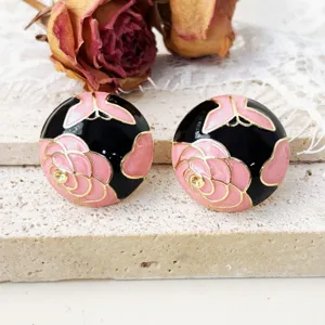 Elegante vintage rosa schwarze Emaillierte Blumen Ohrringe retro Schmuck fur Damen.