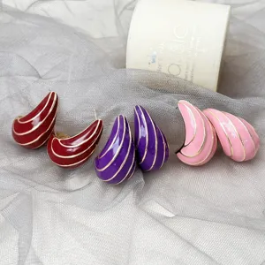 Schicke Emaille Tropfen Ohrringe Set mit geometrischem Streifendesign in rosa lila rot.