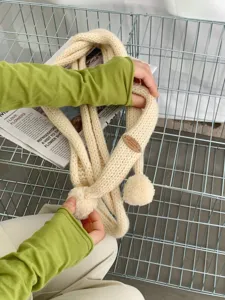 Koreanischer Stil gestrickter schmaler Schal mit Bommeln, lässiges vielseitiges Tuch.