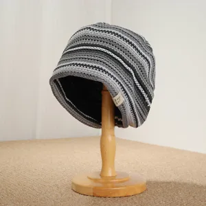 Retro striped knitted slouchy beanie hat for women, casual spring and summer skull cap.