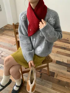 Koreanischer Stil Wolle spitzer Schal für Damen Herbst Winter warmer Nackenschutz Latz vielseitig.
