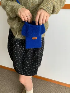 Modische herbst winter strick handy tasche mit rüschen, stilvolle blaue wolle umhängetasche.