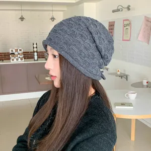 Dunkelgraue Strick-Slouchy-Mütze für Damen, stylisches Fischschuppen-Muster mit Glitzerfäden.