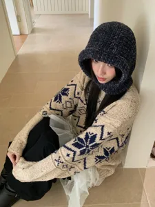 Cómodo pasamontañas de punto para mujer, gorro de invierno cálido con suéter nórdico.