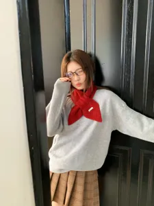 Koreanischer Stil hohl gestrickter Kreuz Schal Damen Herbst Winter warme Wolle Hals