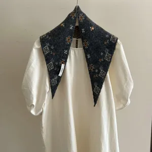 Koreanische Vintage Schurwolle Mix Norwegermuster Strick Dreiecktuch warme Winterschal