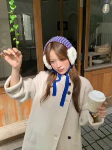 Koreanische gestreifte Strick Ohrenschützer für Damen, Herbst Winter warme flauschige Ohrenwärmer.